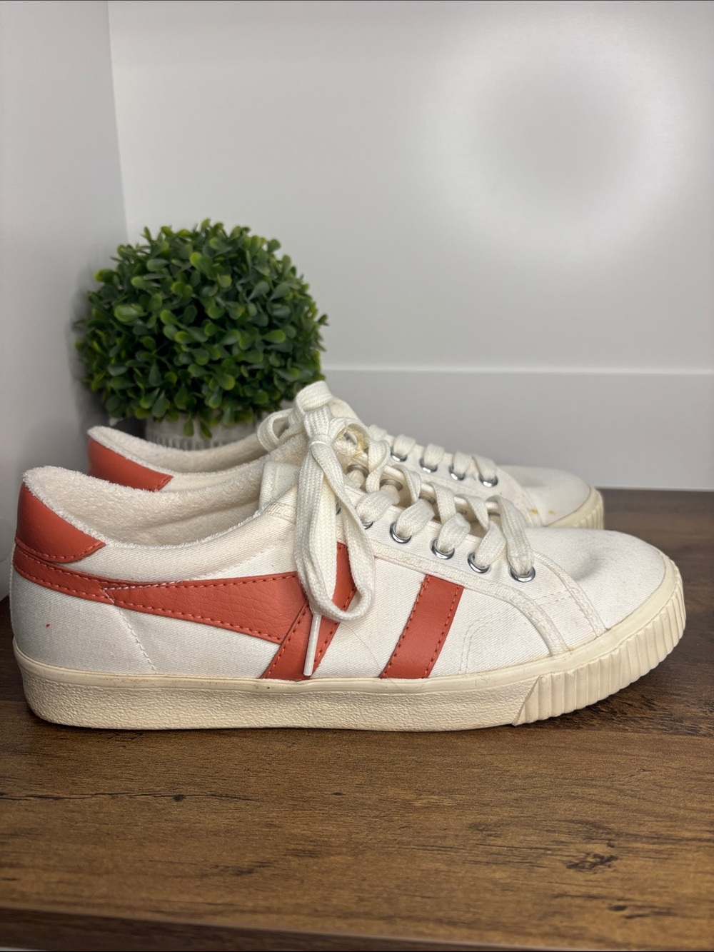Women’s Gola Sneakers